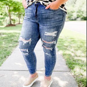 NWT Judy Blue Put a Ring on it Boyfriend Jeans 14W